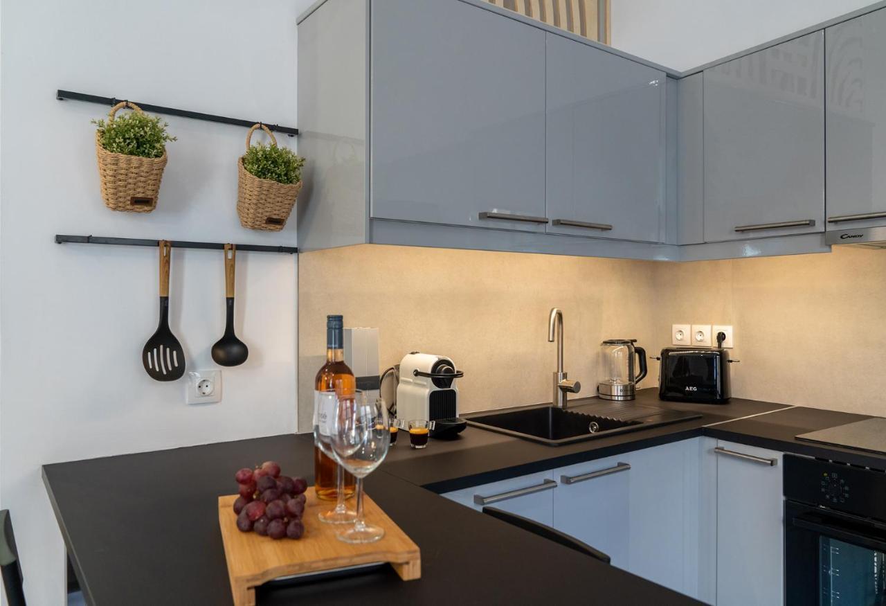 Central Suites Aegina 2 ภายนอก รูปภาพ