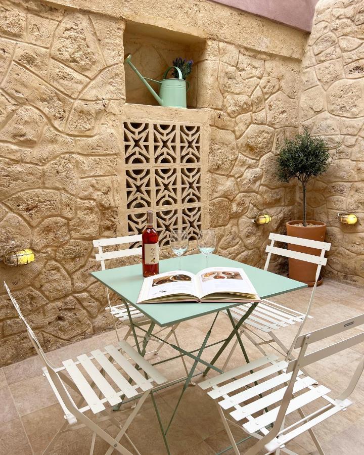 Central Suites Aegina 2 ภายนอก รูปภาพ